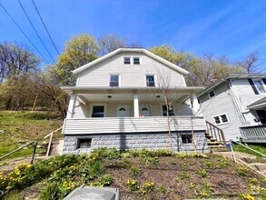 Building Photo - 504-506 9th St