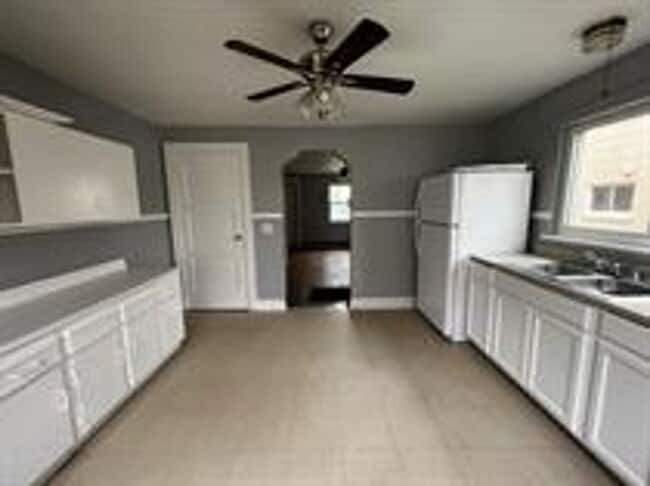 Foto del edificio - 1313 Fletcher Ave