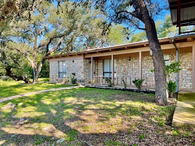 Building Photo - Reduced Deposit, 3 bedroom / 2 bathroom ho...