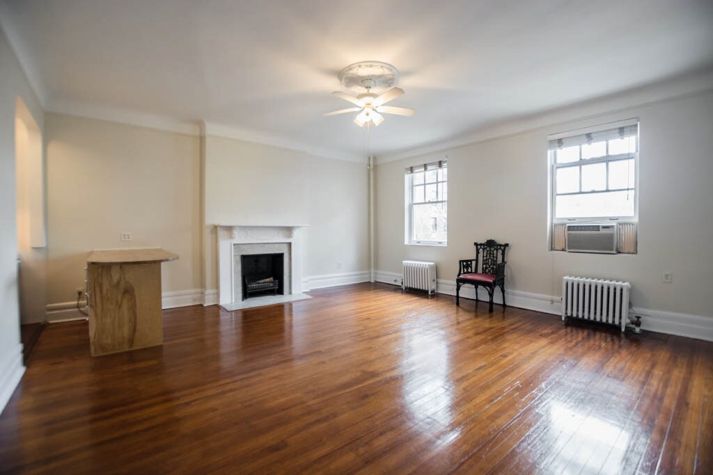 Primary Photo - 310 W 92nd St