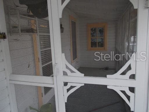 Building Photo - 112 N Vernon Ave