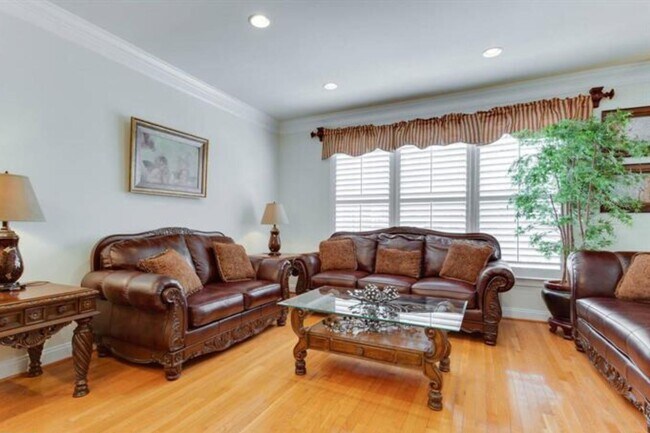 Building Photo - 2149 Red Vine Dr