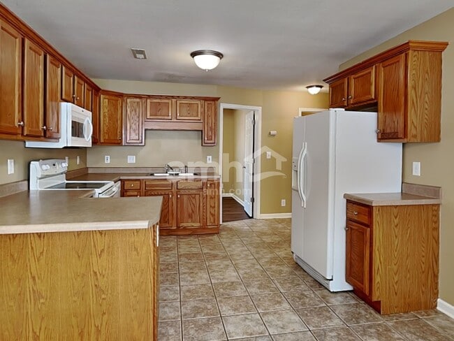 Building Photo - 1004 Hendricks Ct