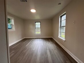 Building Photo - 2516 Ivy St