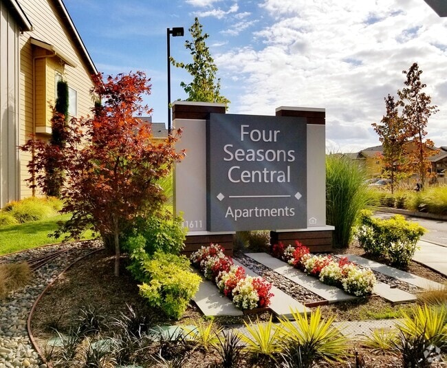Monument Sign - Four Seasons Central