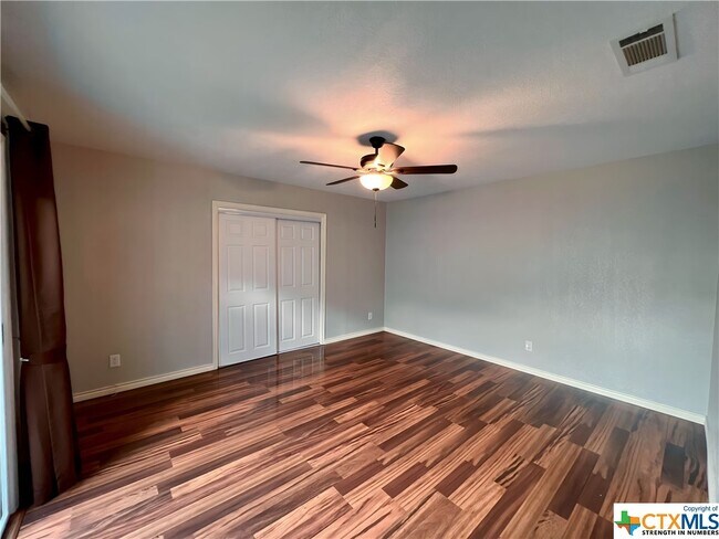 Foto del edificio - 408 Lamar Ave