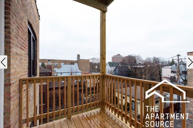 Photo - 4409 N Seeley Ave Apartment