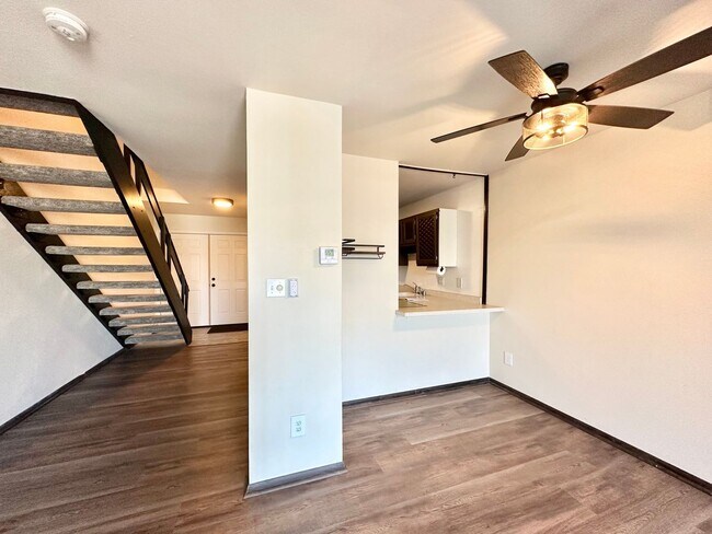 Foto del edificio - Rare rental opportunity conveniently locat...