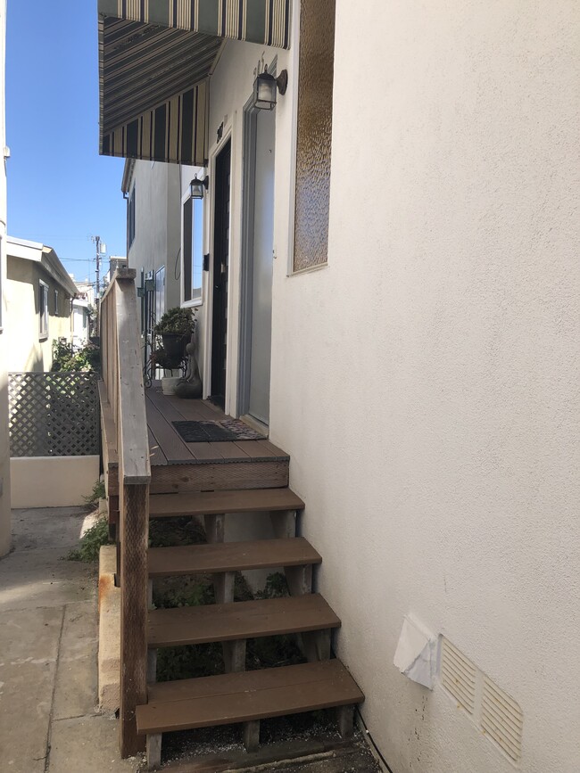 Building Photo - 207 Kelp St