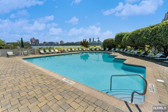 Primary Photo - 200 Grand Cove Way