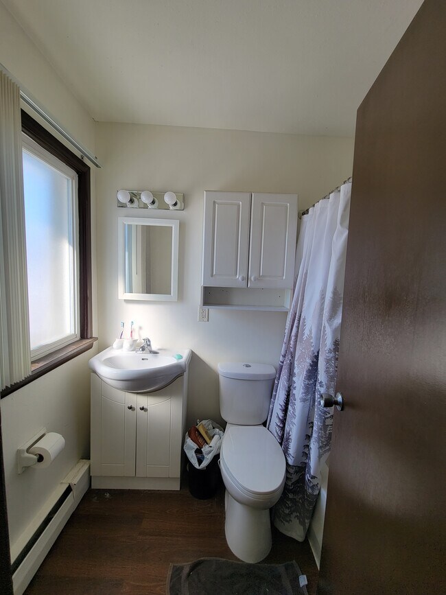 2738 E Bolivar Ave, Saint Francis, WI 53235 2738 E Bolivar Ave Saint