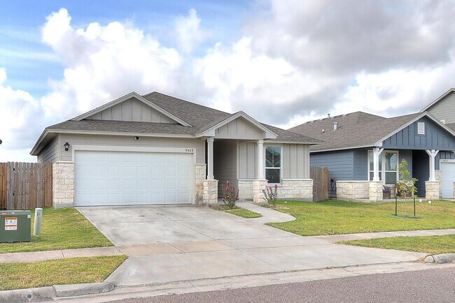 Building Photo - 9509 Sedalia - 3/bed 2/bath - $1995/month