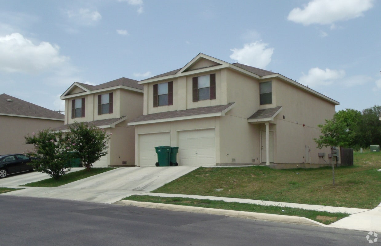 10814 Mathom Lndg, Universal City, TX 78148 10814 Mathom Lndg