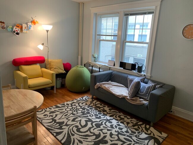 Building Photo - 14 Melvin Ave