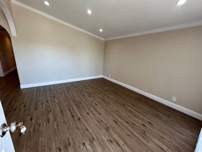 Foto del edificio - Irvington Area Home!  Not to be missed!