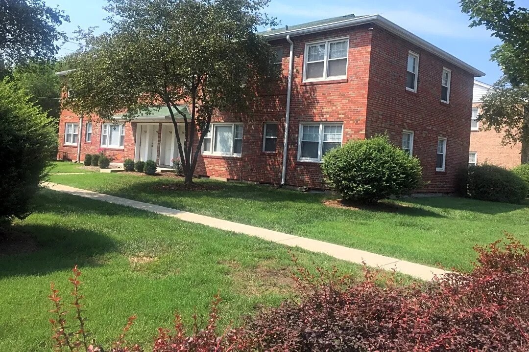 Primary Photo - Huntley Ridge East at Ringo Ave