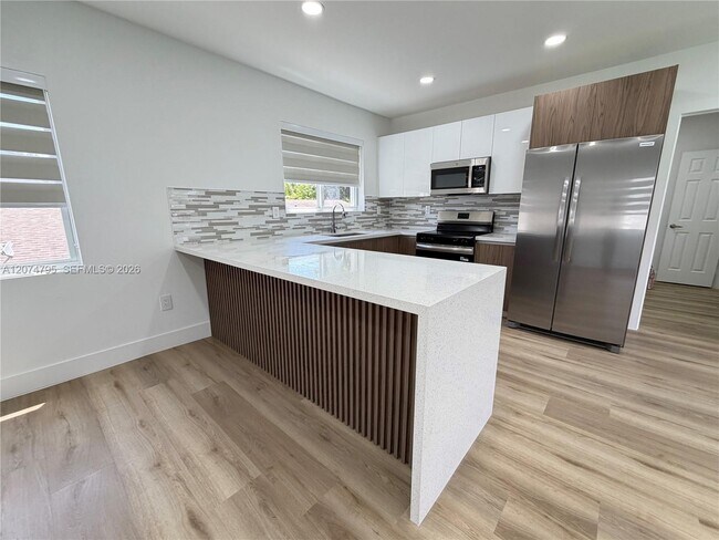 Foto del edificio - 311 SW 27th Ave