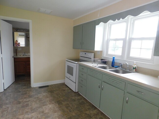 Building Photo - Location! Location! Location!