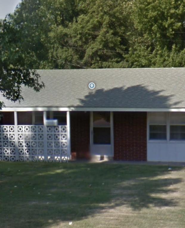 Primary Photo - 302 W 1st St