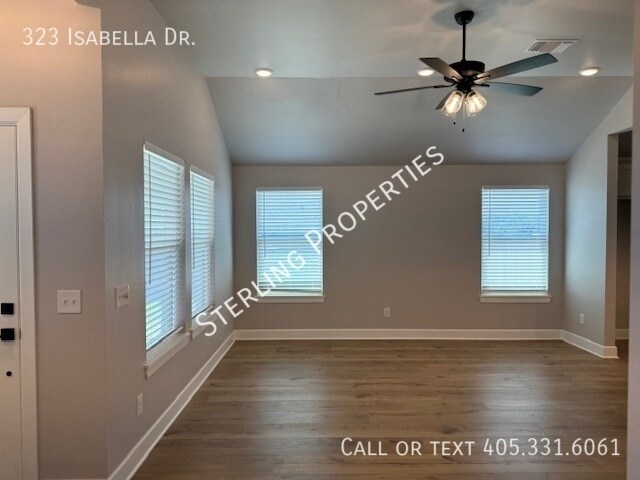 Building Photo - 323 Isabella Dr