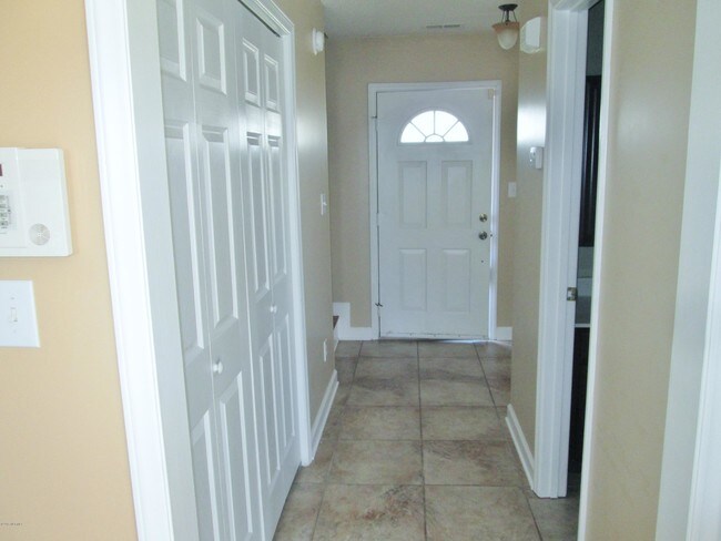 Building Photo - 104 Orkney Dr