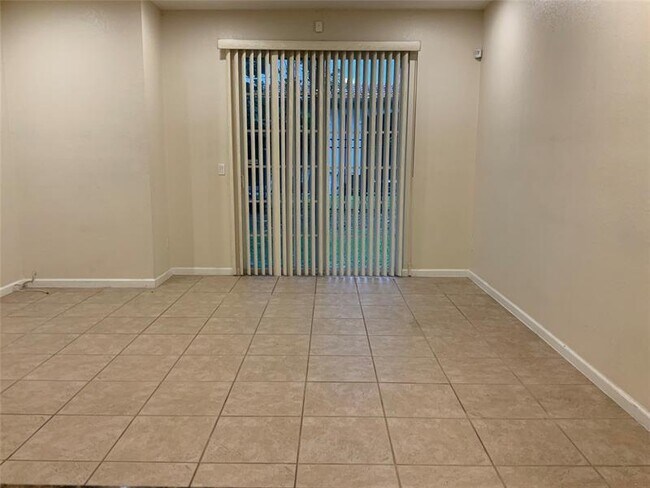 Foto del edificio - 2624 SW 81st Terrace