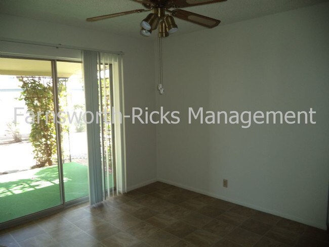Foto del edificio - 6028 E Akron St