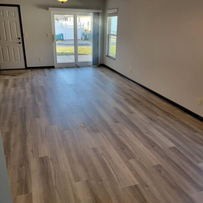 Foto del edificio - 3807 Windslow Dr