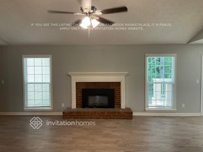 Foto del edificio - 2215 Valley Wood Dr