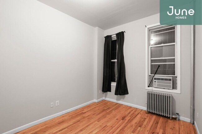 Foto del edificio - Queen room in 4-bed/2.0-bath Home