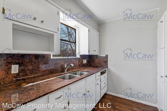 Building Photo - 3 br, 1.5 bath House - 5629 De Cory Rd