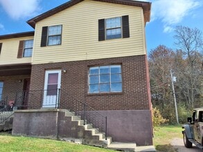 Building Photo - 1221 Clear Ridge Ln