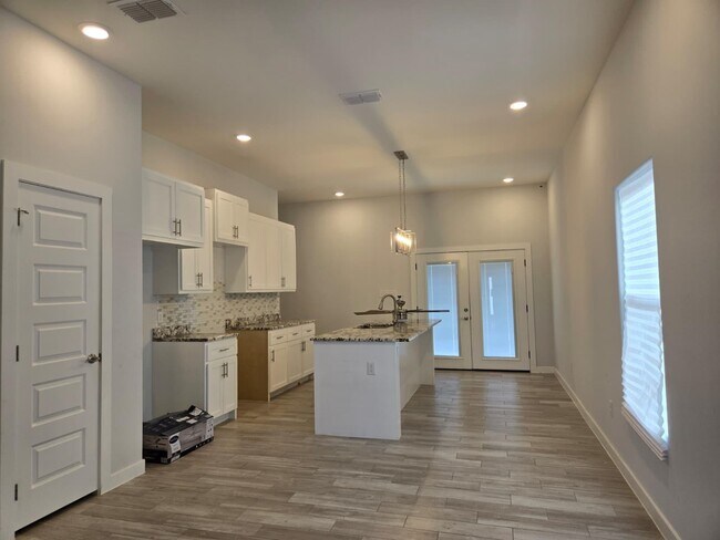 Building Photo - 1611 Coba Dr