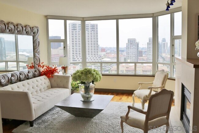 Foto del edificio - 700 W Harbor Dr