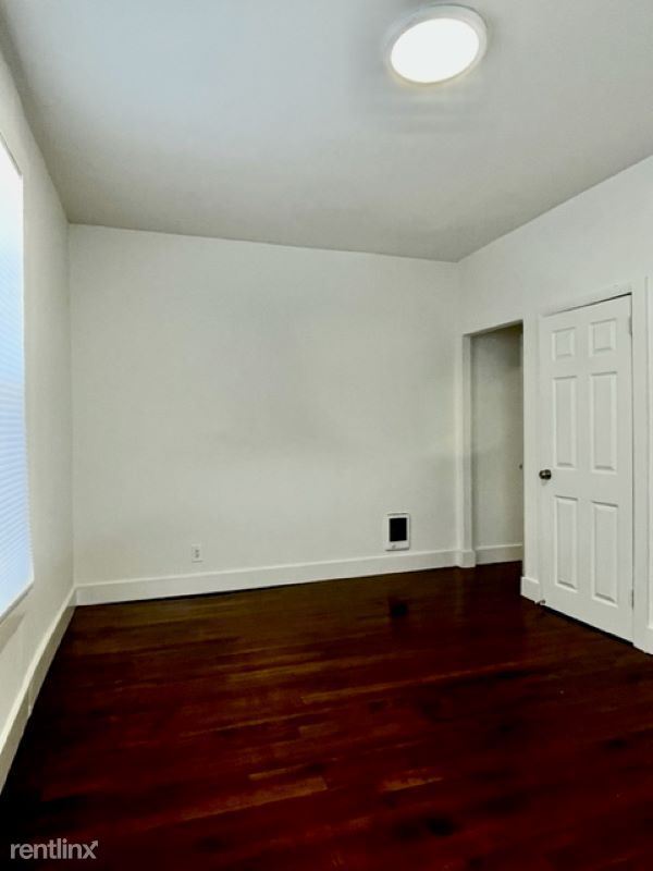Foto del edificio - 3 br, 1 bath Duplex - 854 36th St Apt C