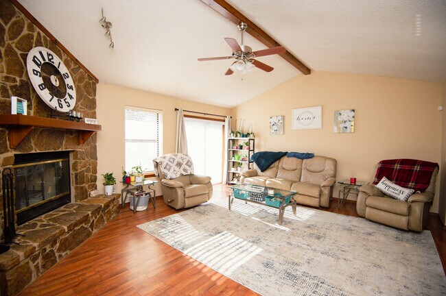 Foto del edificio - 4901 N Rogers Dr