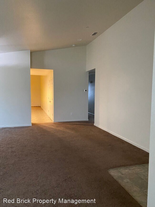 Building Photo - 4 br, 2 bath House - 662 La Habra St.