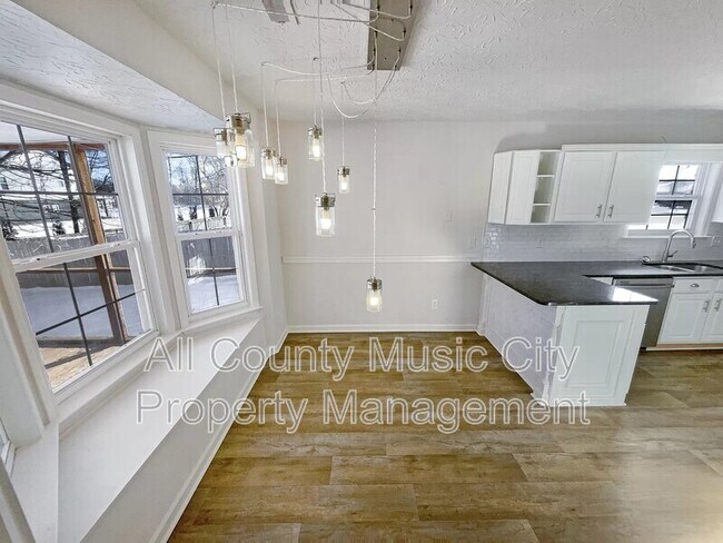 Foto del edificio - 1945 Stoney Meadow Dr