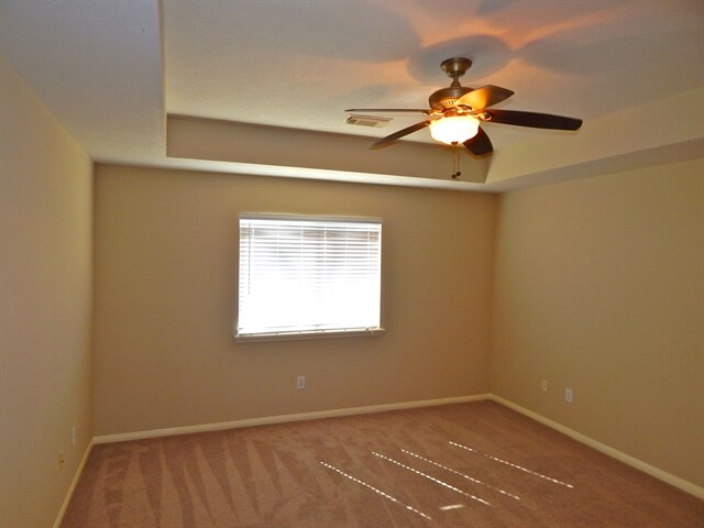 Building Photo - 1422 Redwood Village Cir