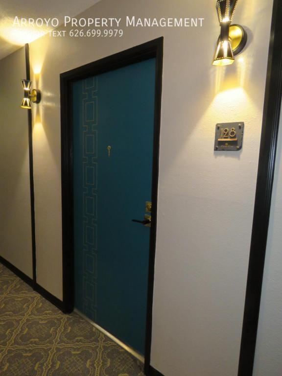 Building Photo - 330 S Mentor