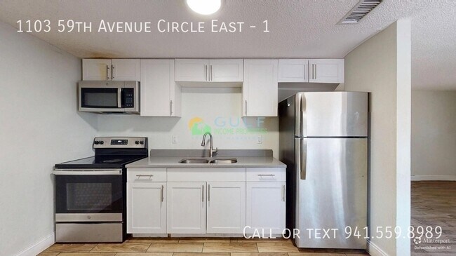 Foto del edificio - 1103 59th Ave Cir E