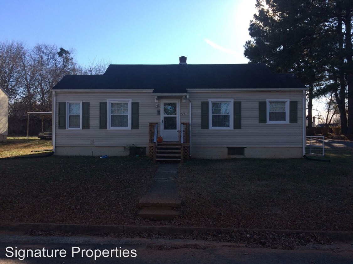 Primary Photo - 2 br, 1 bath House - 2201 Willow Street