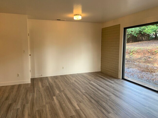 Building Photo - 2809 Wentworth Rd