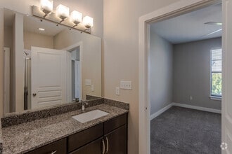 2BR, 2BA - Bathroom 1199SF  The Pescara - Centreport Lake