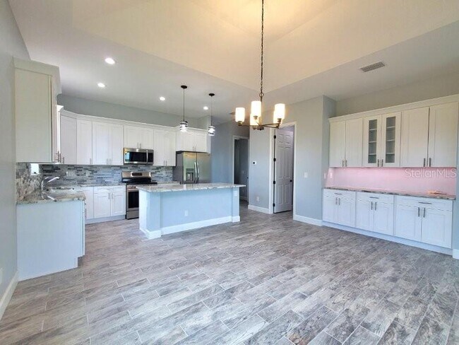 Building Photo - 1038 San Cristobal Ave