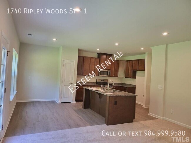 Foto del edificio - 1740 Ripley Woods St