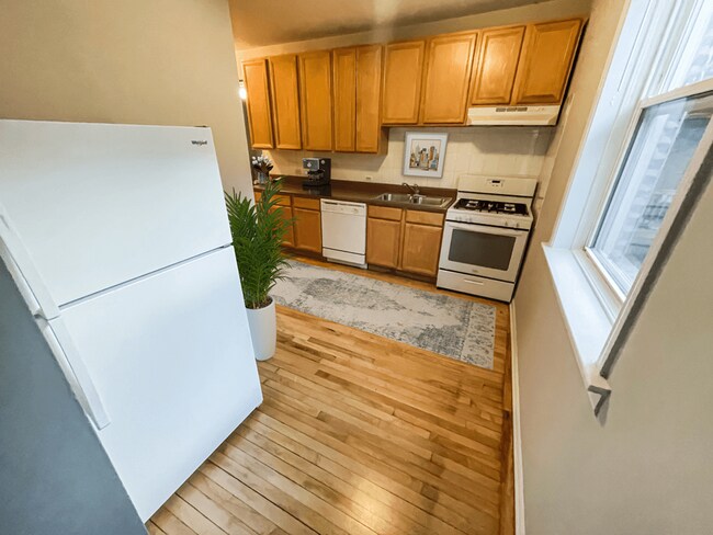 Photo - 726 West Barry Avenue, Unit 1S Apartment