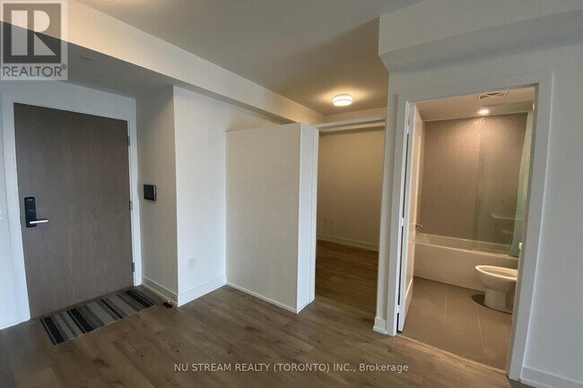 Photo du bâtiment - 575-2575 Bloor St E