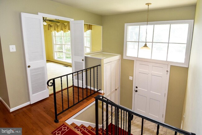 Building Photo - 2453 Villanova Dr