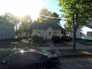 Building Photo - 828 S 9th Ave